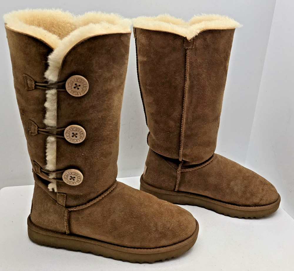 UGG Women's Bailey Button II Suede Sheepskin Boots Chestnut US 10 EU 41 UK 8.5